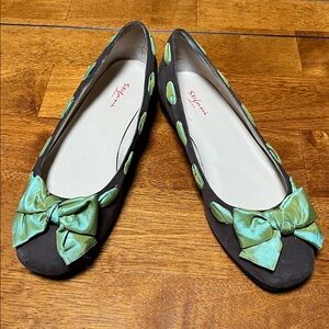 Stefani Collection NWT 7.5M Brown Suede Flats